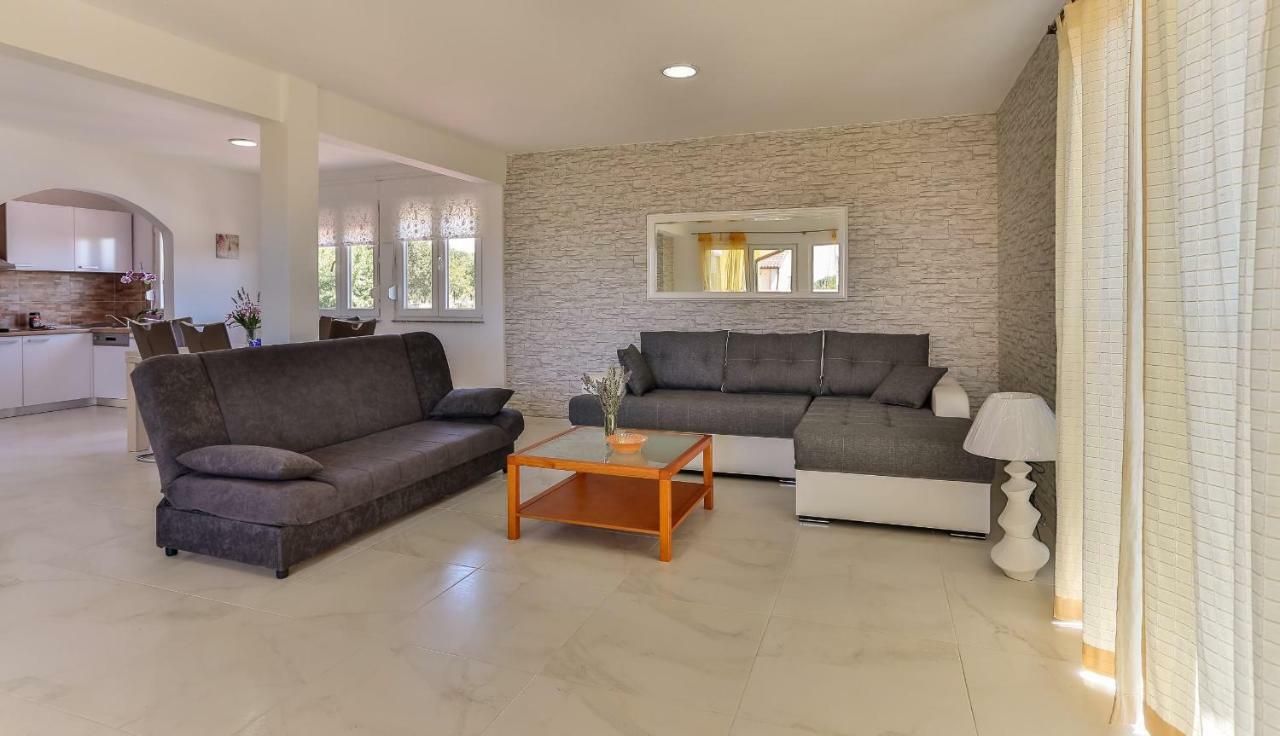 Apartments Dora Victoria Dream Medulin Exterior photo