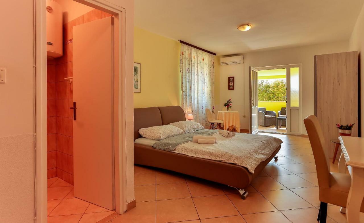 Apartments Dora Victoria Dream Medulin Exterior photo