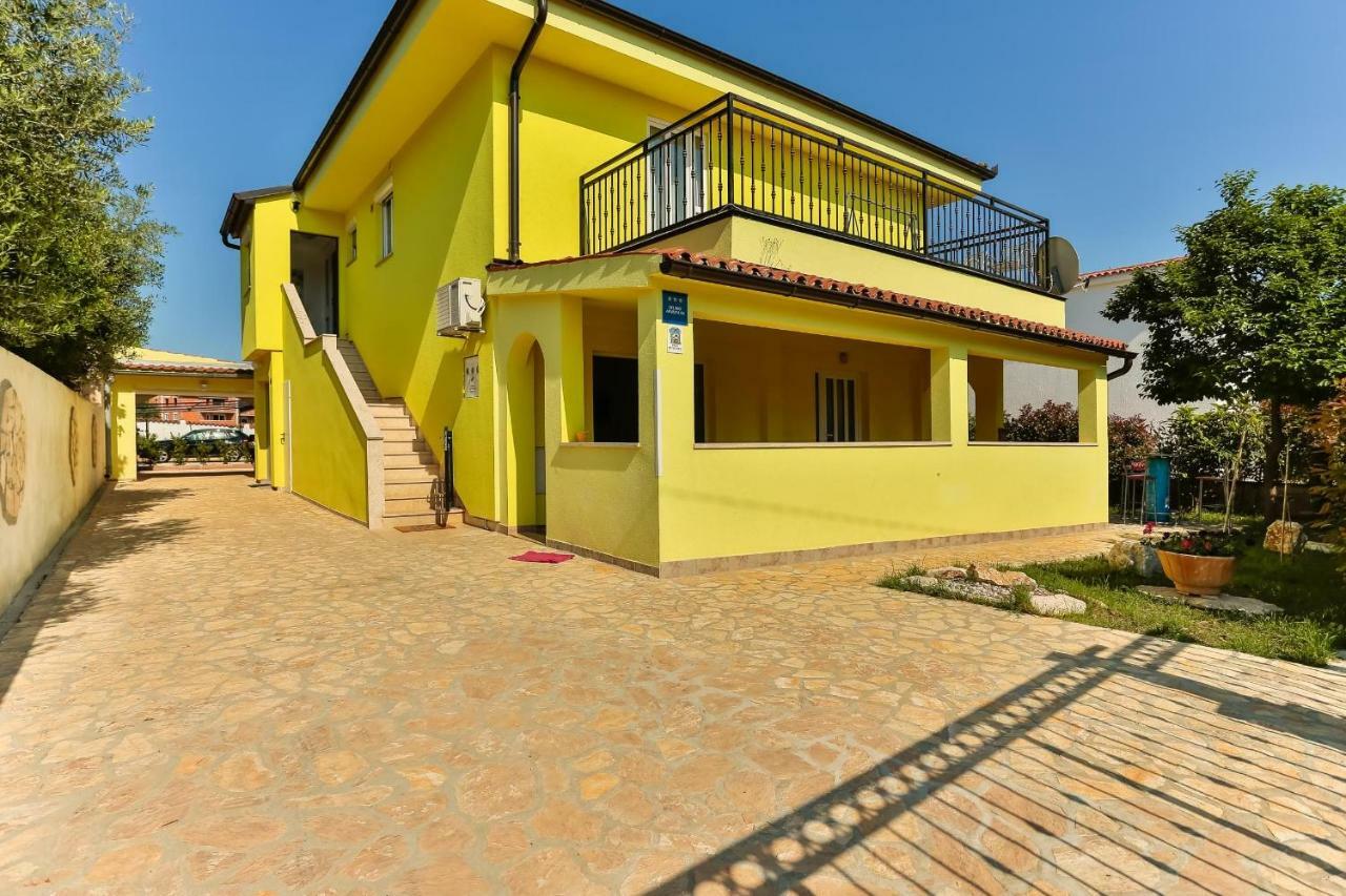 Apartments Dora Victoria Dream Medulin Exterior photo